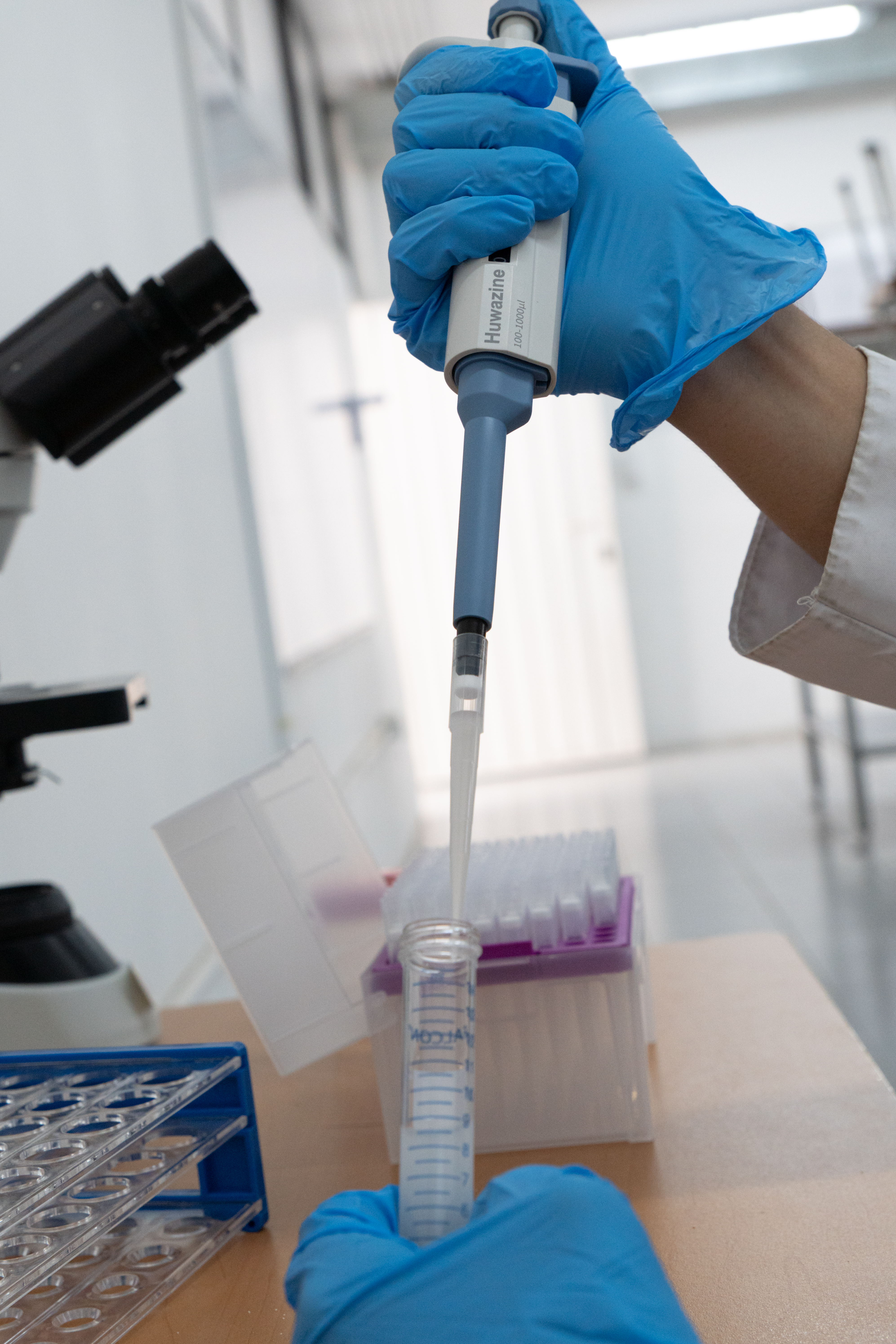 Trabajo con microscopio